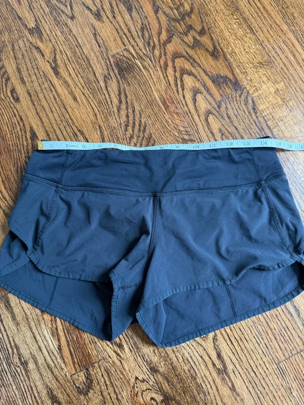 Lululemon Speed Up Sz 6 2.5” Lined Low Rise Shorts Gym Workout Yoga Sports